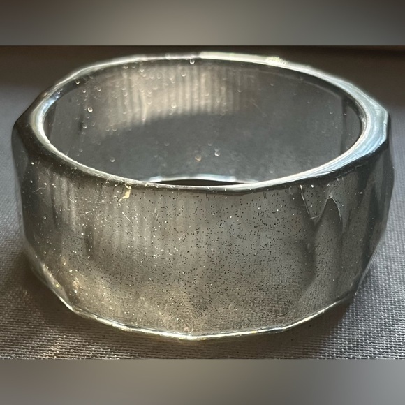 ✨ Silver-Tone Faceted Bangle Bracelet ✨ - Picture 1 of 3